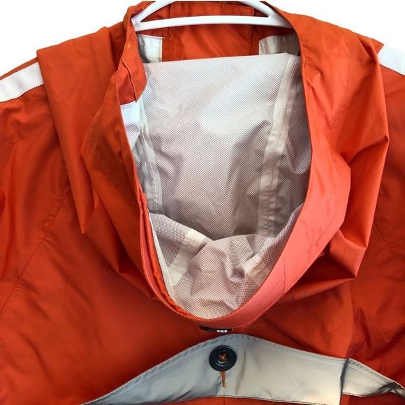 Lululemon Athletica Rain Jacket with Hood and reflective strips - Picture 5 of 16